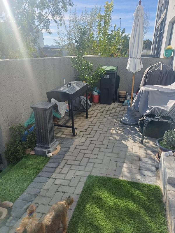 1 Bedroom Property for Sale in Buhrein Western Cape